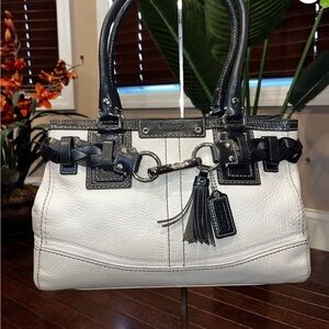 Authentic Coach Hamptons satchel